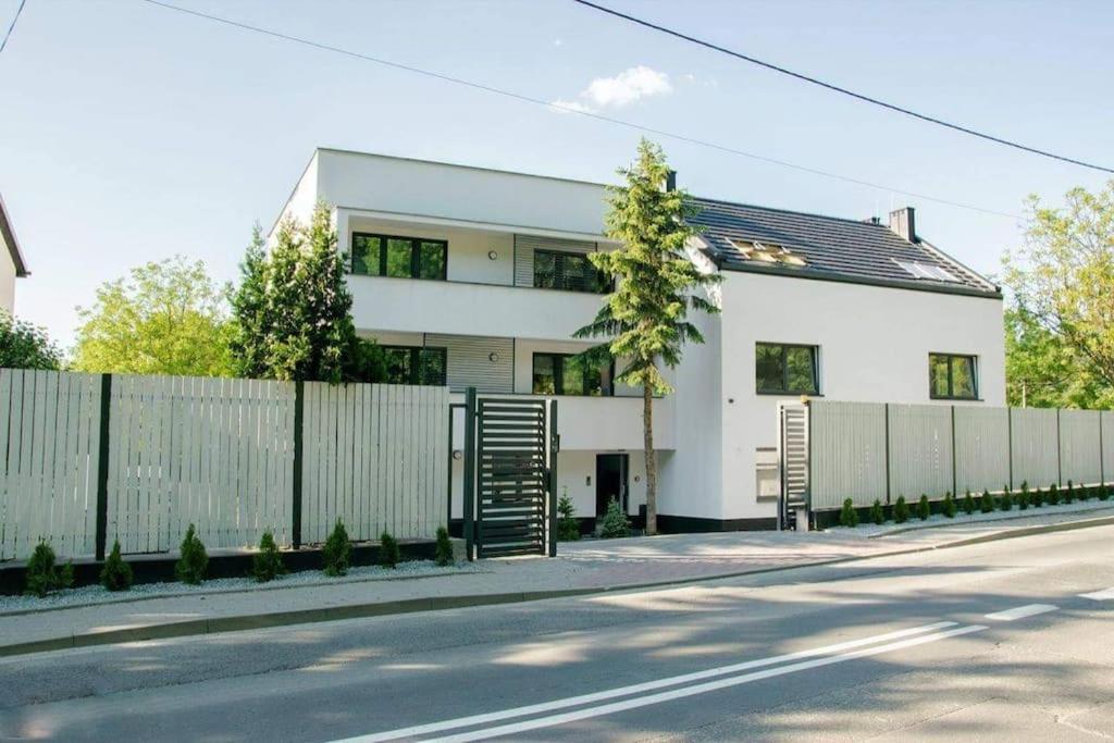 Ferienwohnung Forest House By Cozyplace Krakau Exterior foto